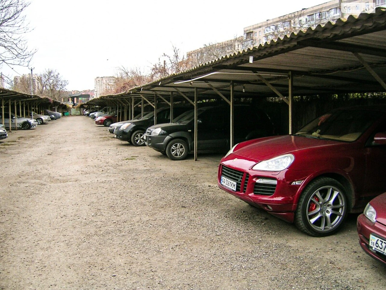 A place for sale in the Tairov parking lot