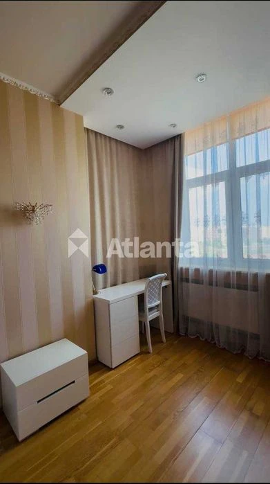 Продам 2к квартиру на 4 Фонтана/Ипподром, подземный паркинг