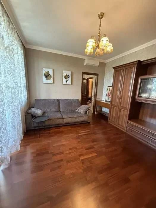 For sale: 2-bedroom apartment in a premium residential complex in the center (code 21695)
