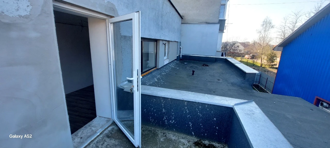 For sale, two-story new building in the city of Mukachevo, Warsaw Street.