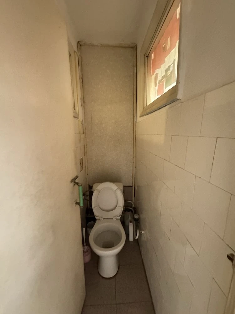 Sale of a 3-bedroom apartment