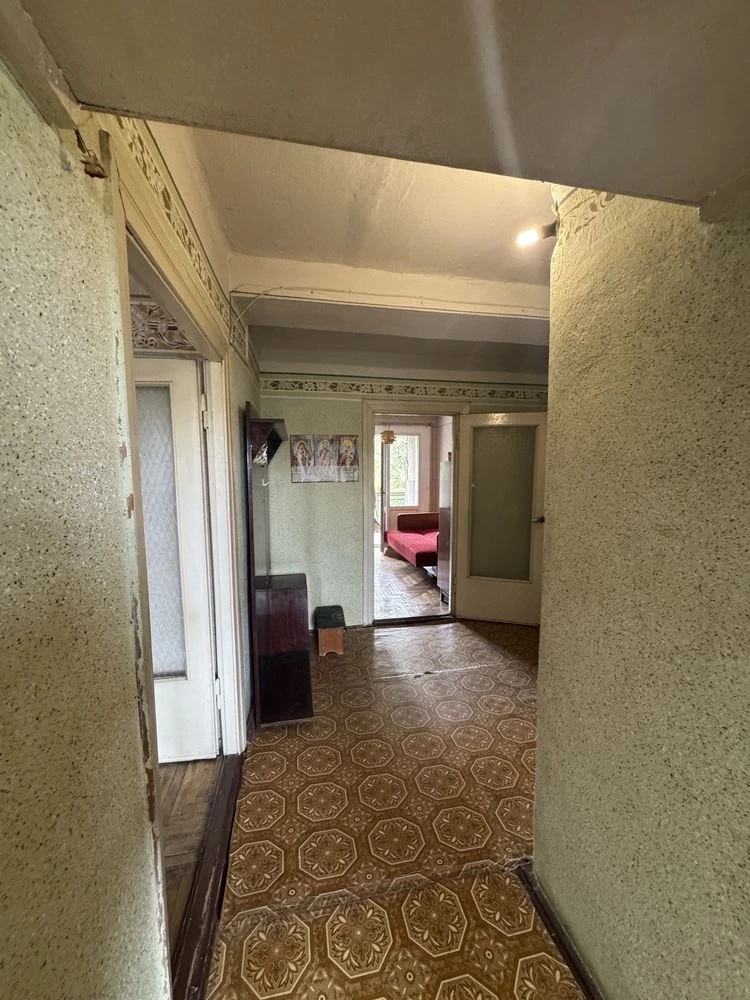 Sale of a 3-bedroom apartment