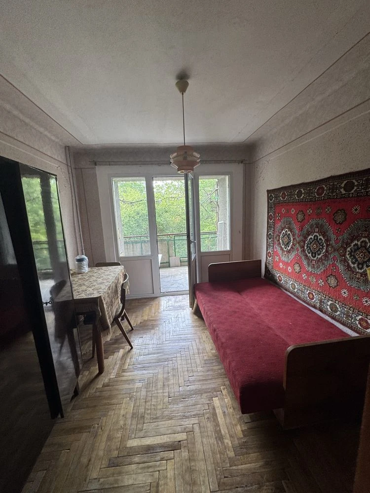 Sale of a 3-bedroom apartment