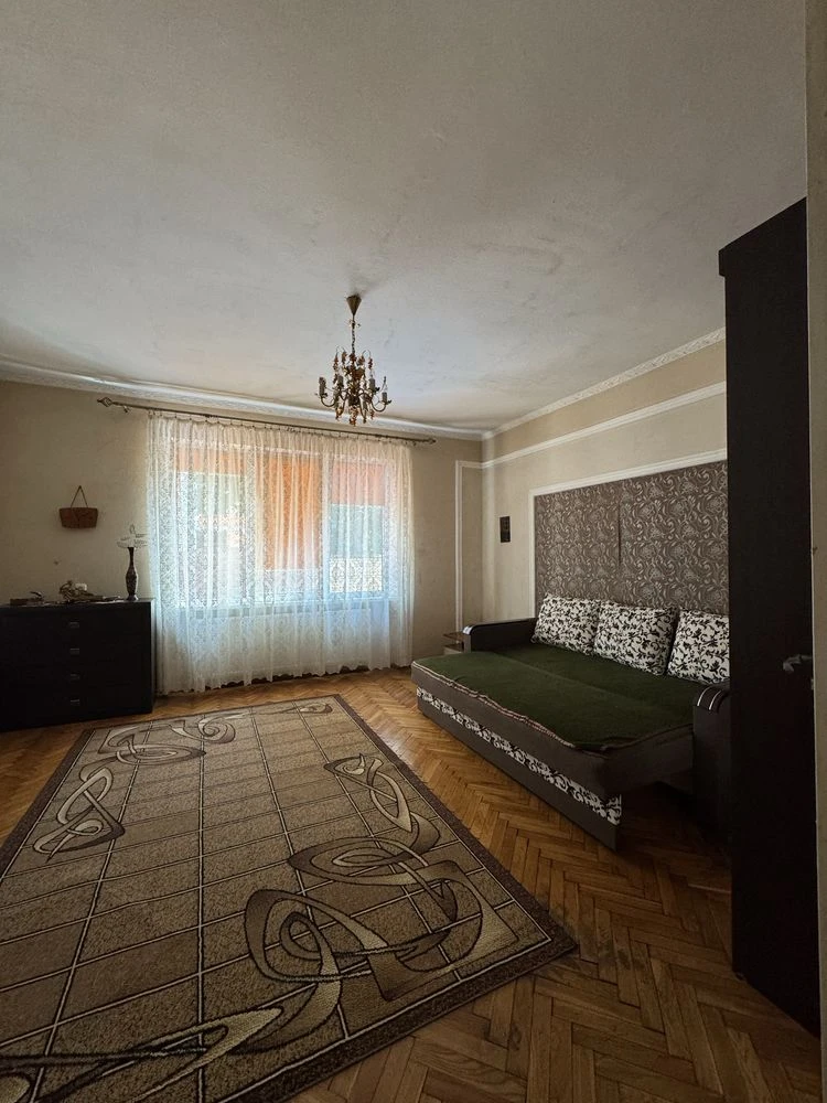Sale of a 3-bedroom apartment in Rosivyg