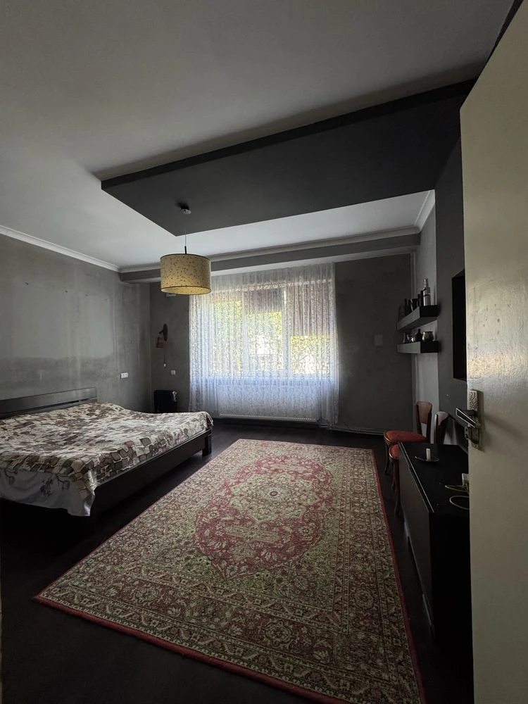 Sale of a 3-bedroom apartment in Rosivyg
