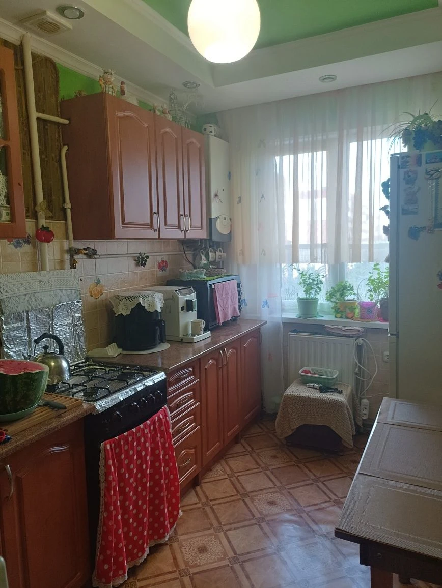Продаж 3  кімн Квартири Росвигово