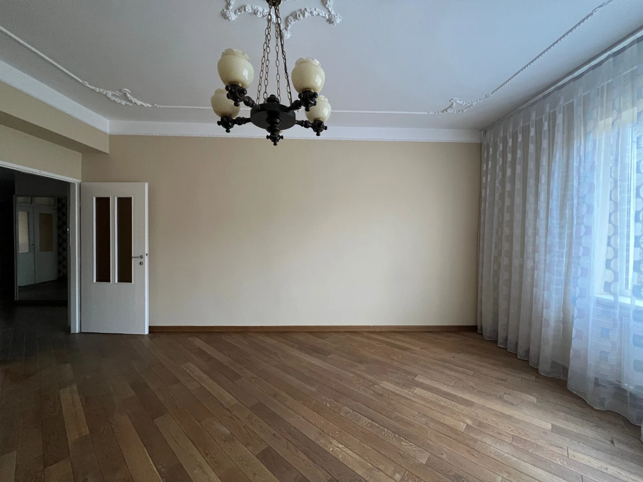 Продається 3-кімнатна квартира площею 109,8 кв.у самому серц