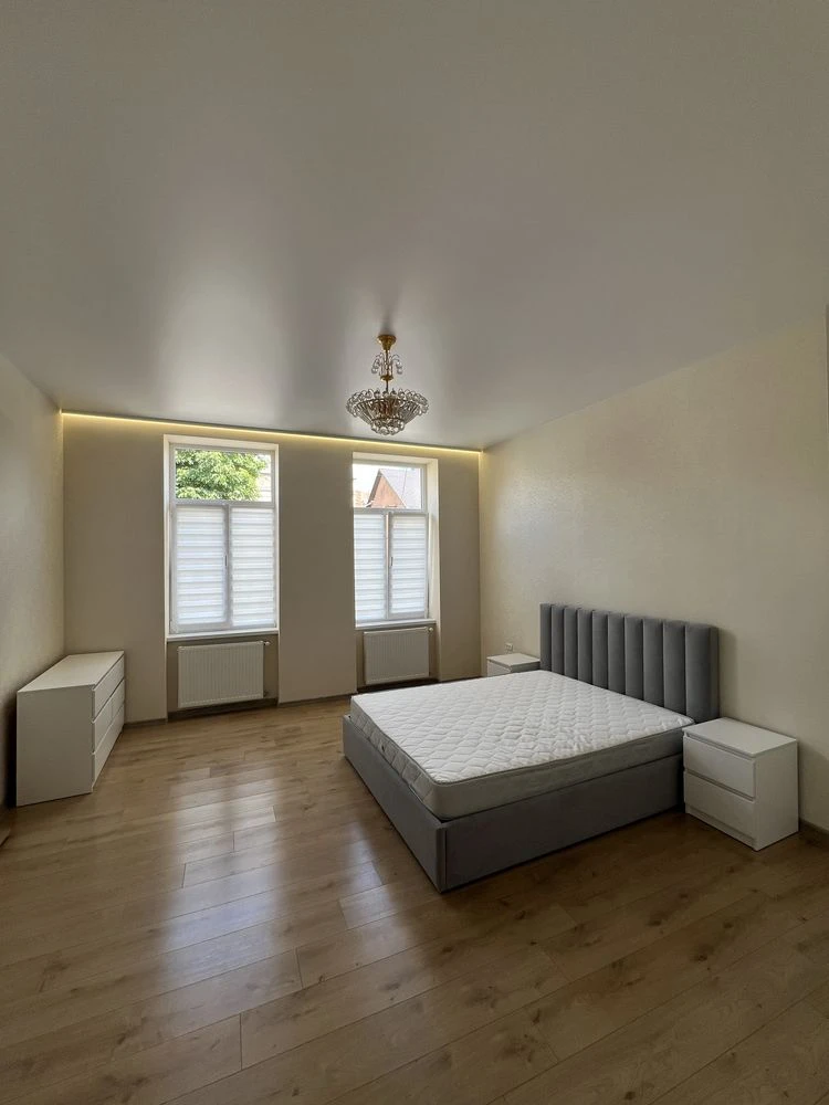 Apartment for sale on Yaroslav the Wise Street.