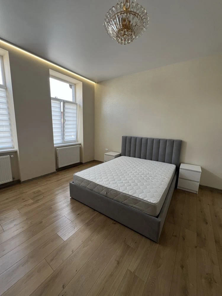 Apartment for sale on Yaroslav the Wise Street.