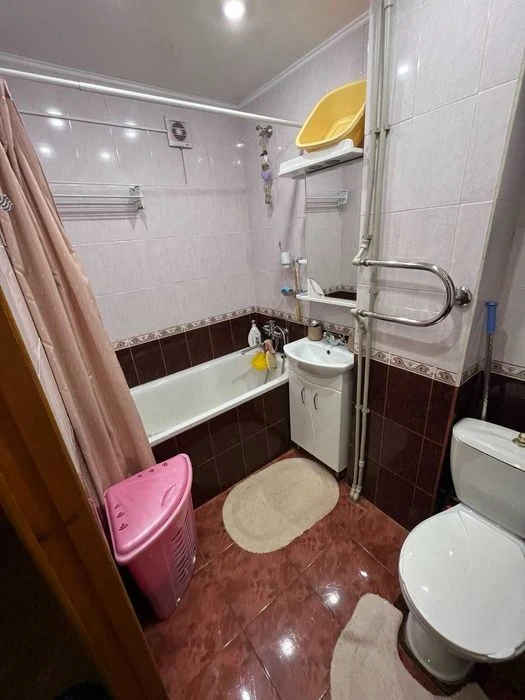 Sale of 2-room apartment. District - Cosmos. With repair