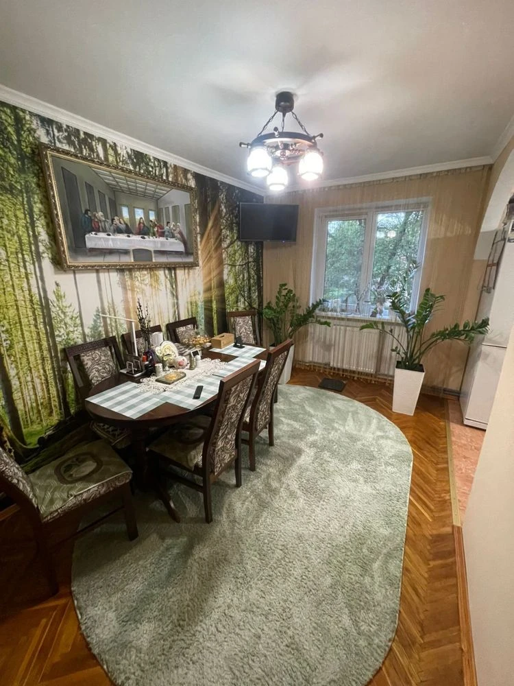 Cozy 2-room apartment 60.5 sq m with renovation, furniture and appliances