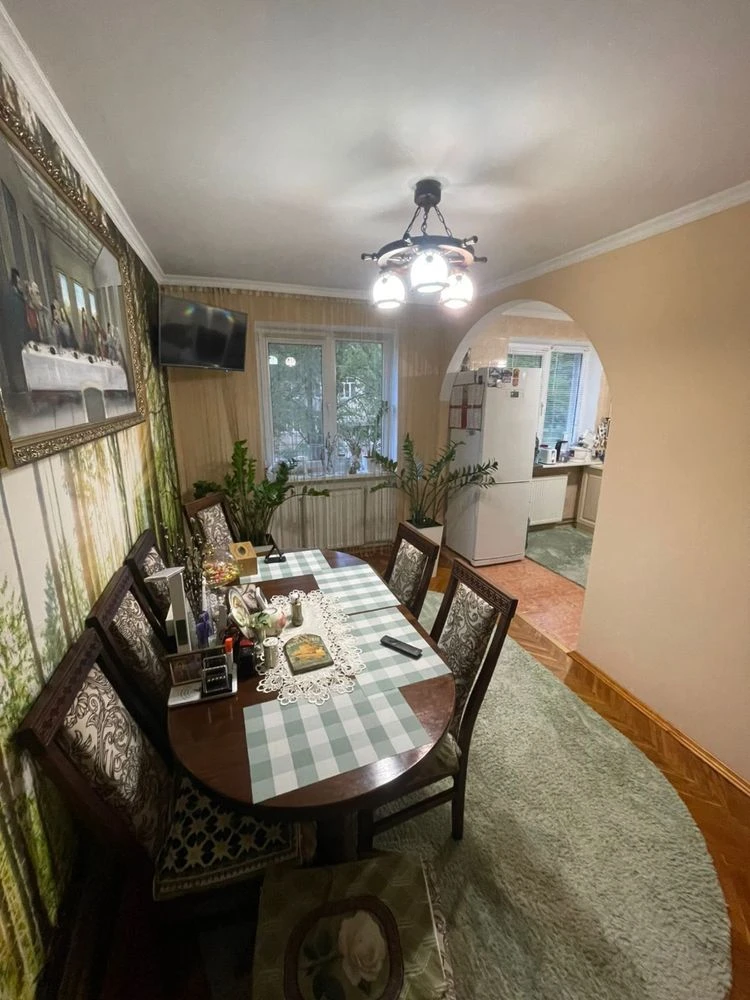 Cozy 2-room apartment 60.5 sq m with renovation, furniture and appliances