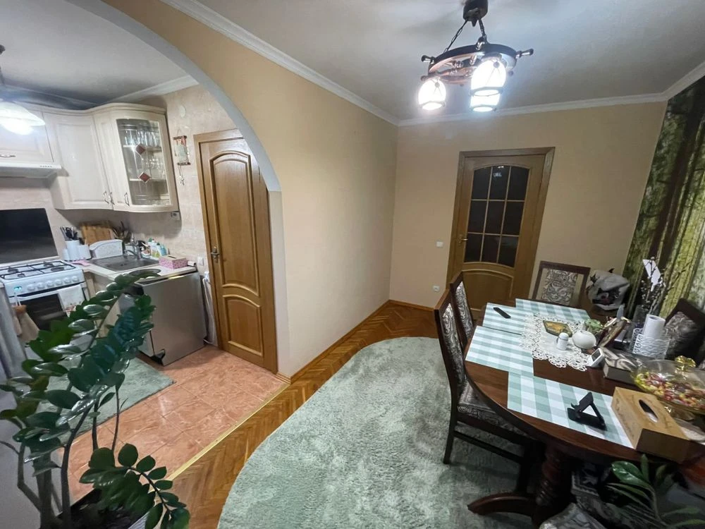 Cozy 2-room apartment 60.5 sq m with renovation, furniture and appliances