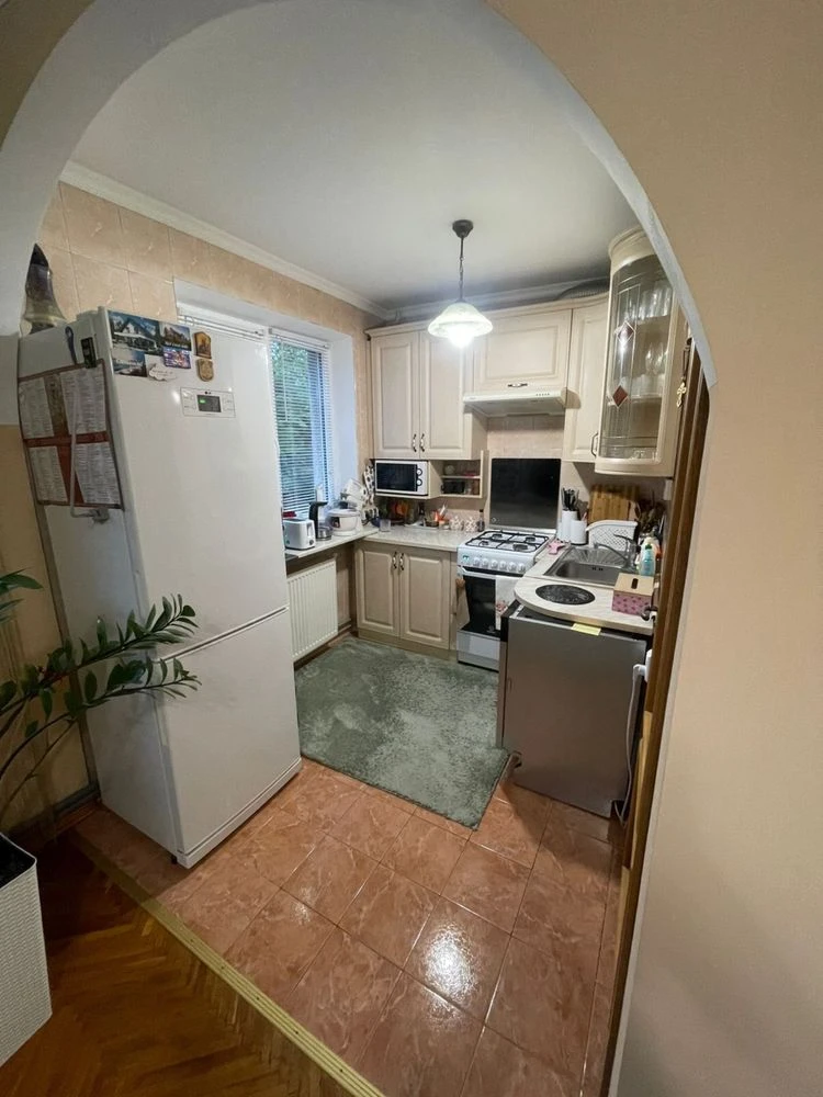 Cozy 2-room apartment 60.5 sq m with renovation, furniture and appliances