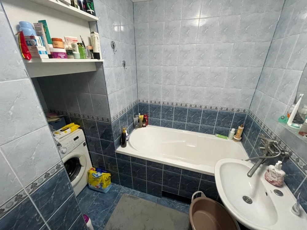 Cozy 2-room apartment 60.5 sq m with renovation, furniture and appliances
