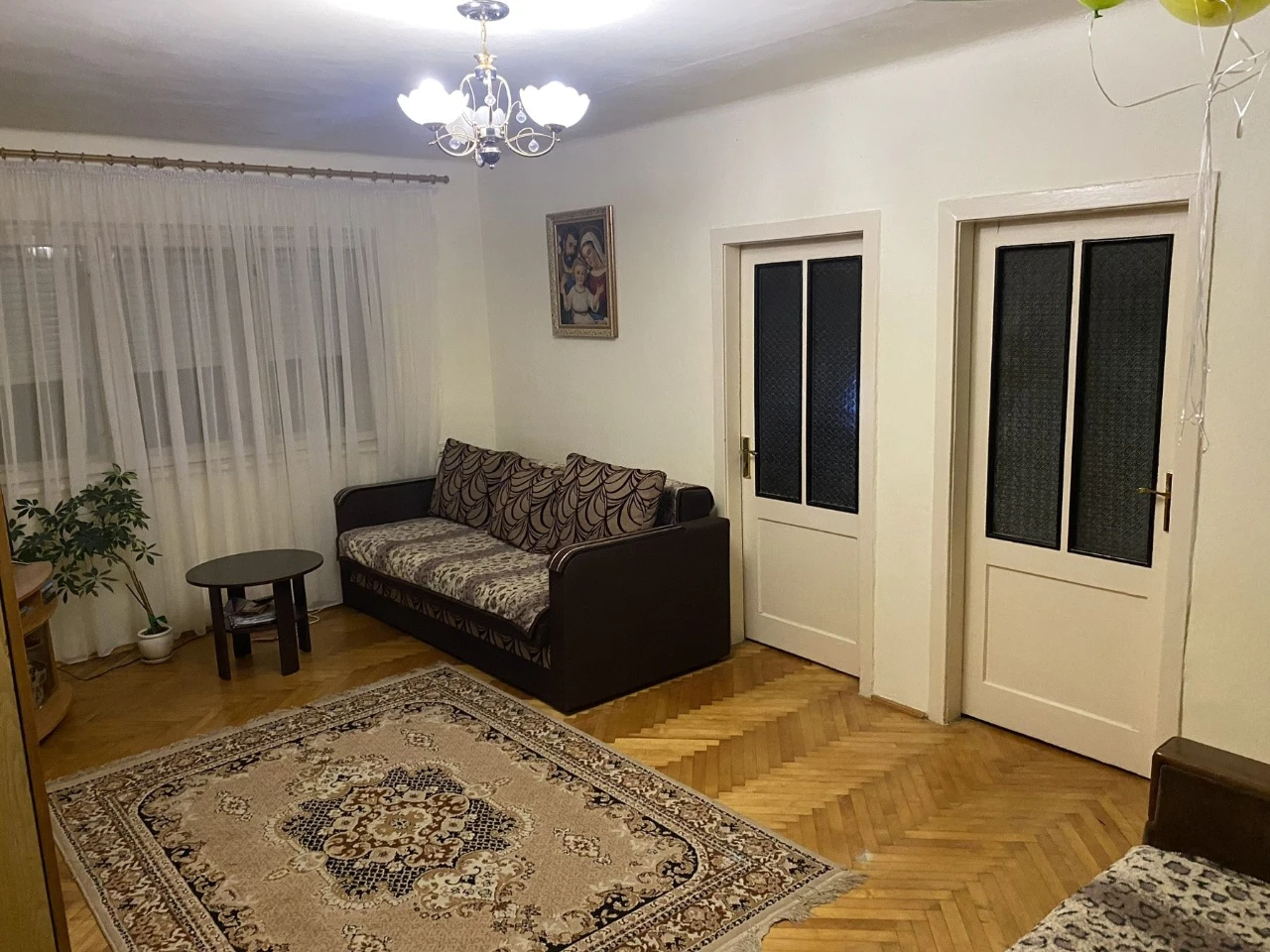 3 bedroom apartment in Uzhgorod, Stusa Street