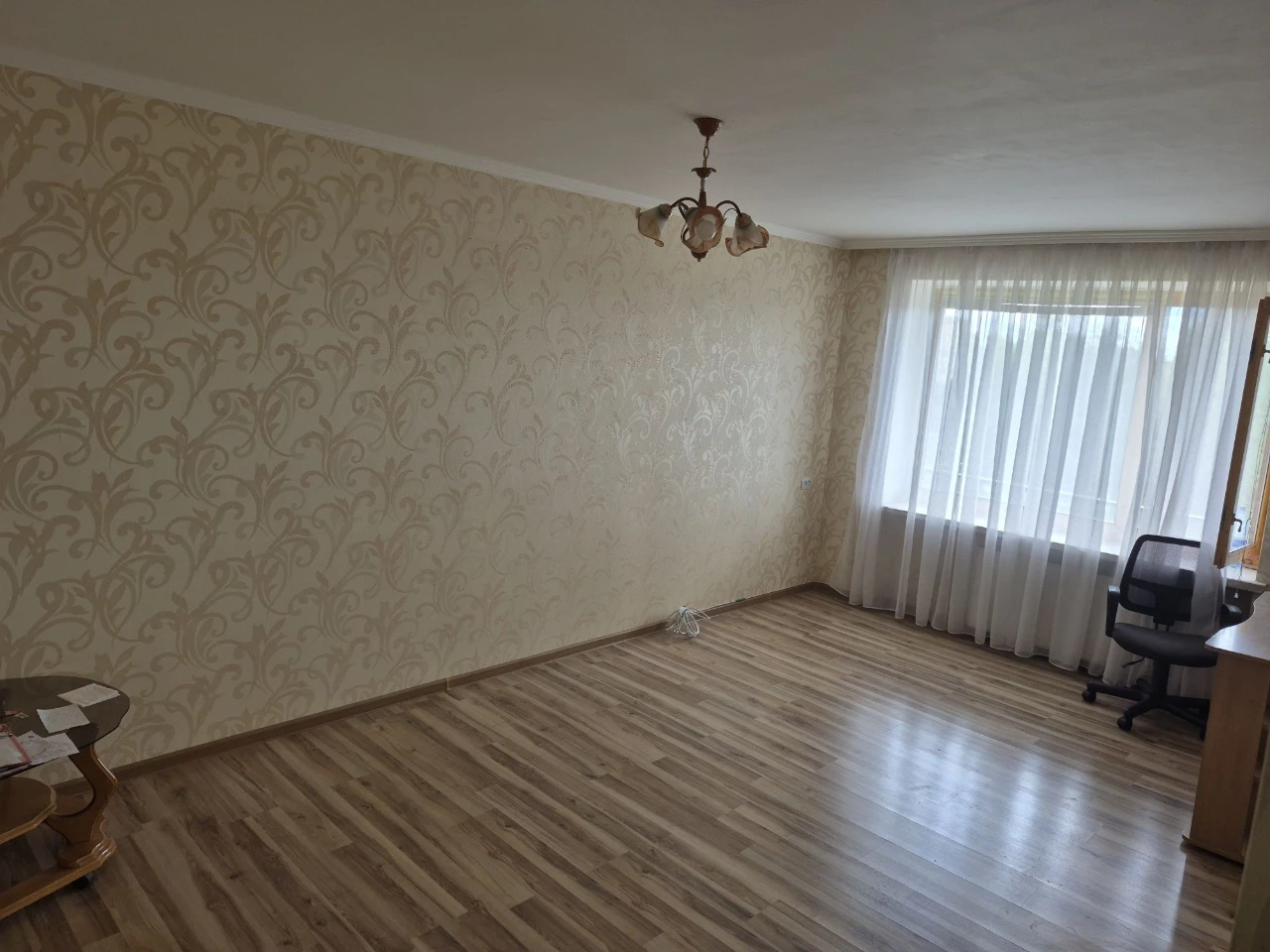 Sale of a 3-room apartment.