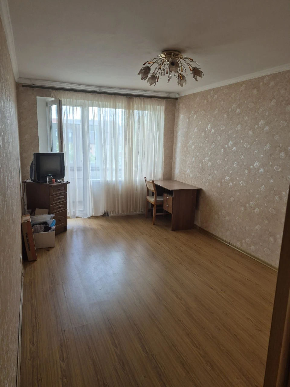 Sale of a 3-room apartment.
