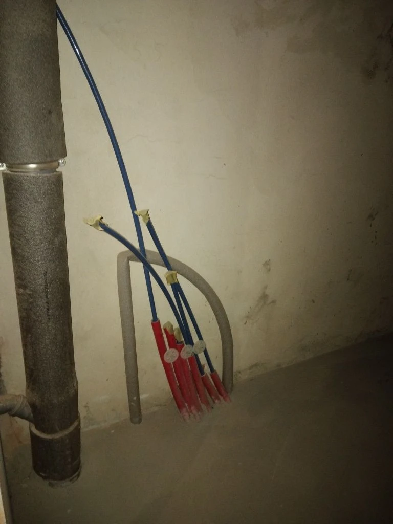 Продаю з газовим опаленням, 72 м², 2 кімнати. Свалява.