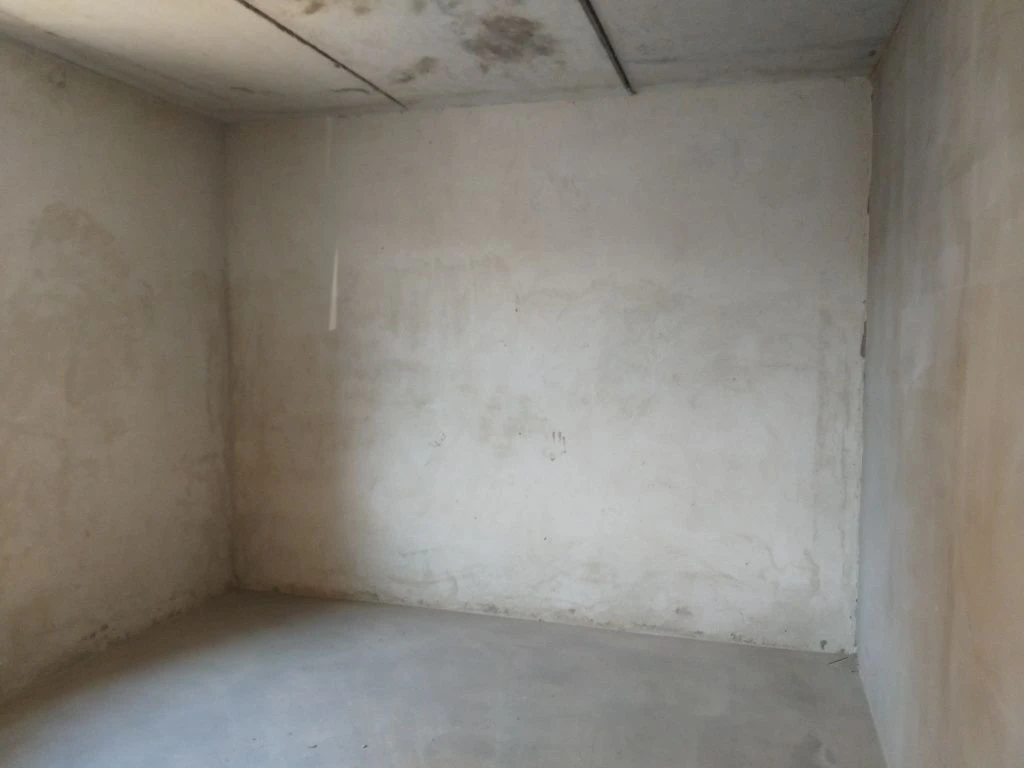 Продаю з газовим опаленням, 72 м², 2 кімнати. Свалява.