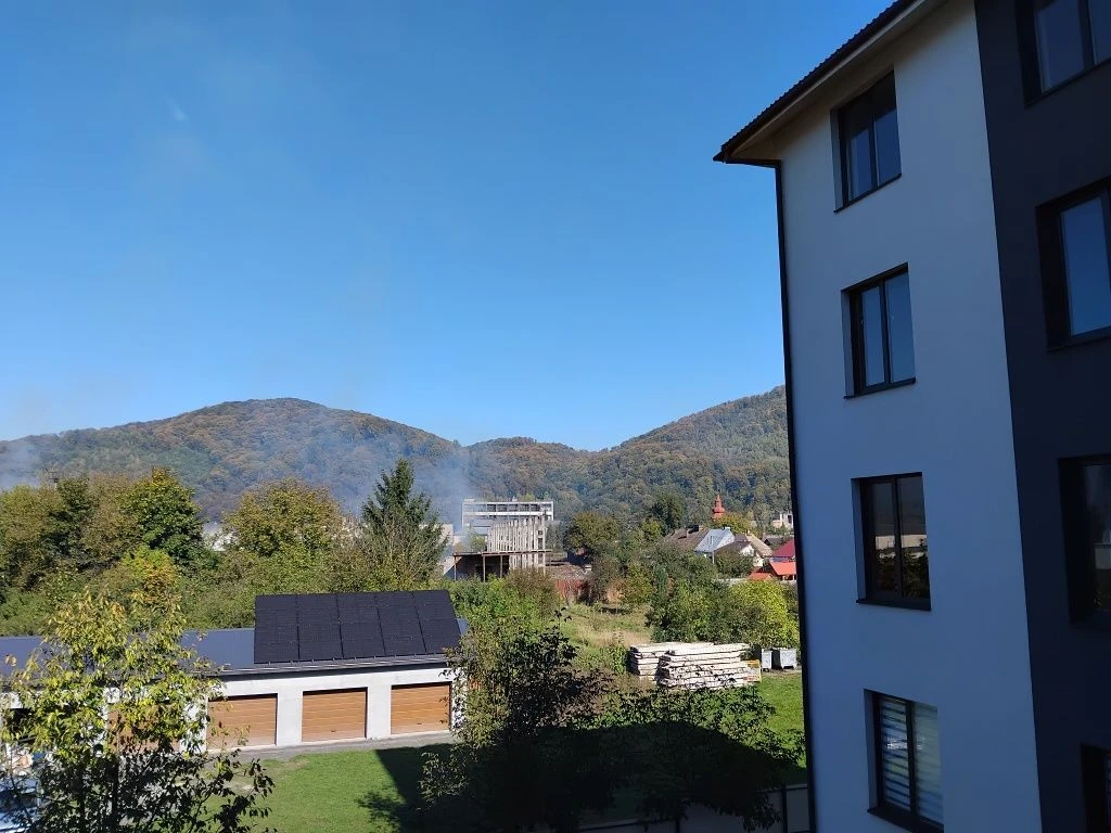 Продаю з газовим опаленням, 72 м², 2 кімнати. Свалява.