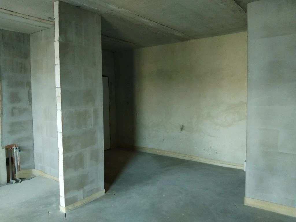 Продаю з газовим опаленням, 72 м², 2 кімнати. Свалява.