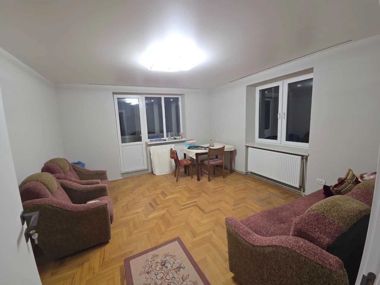 Продаж квартири з гаражем в Сваляві