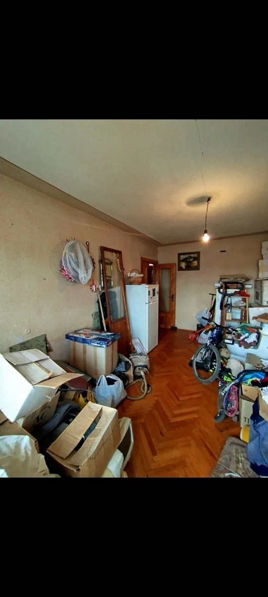 Продается 4-комнатная квартира, центр (Ощадбанк)