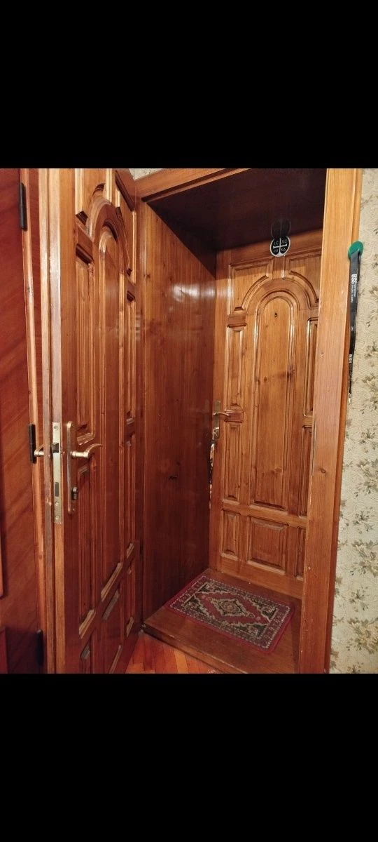 Продается 4-комнатная квартира, центр (Ощадбанк)