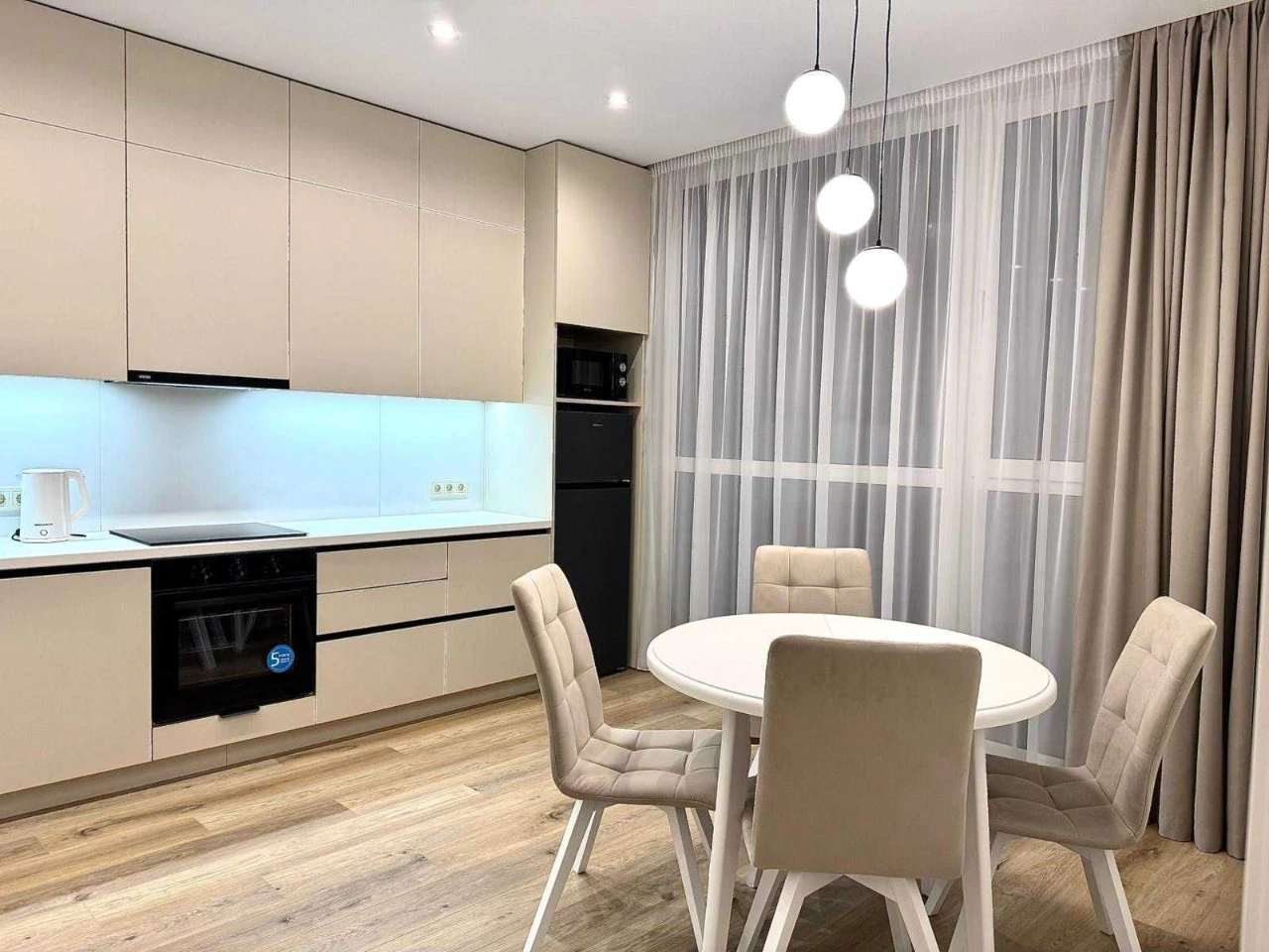 Продаж 1-кв, 40 м², м. Свалява, ЖК "Набережний квартал"