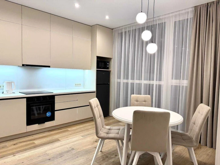 Продаж 1-кв, 40 м², м. Свалява, ЖК "Набережний квартал"