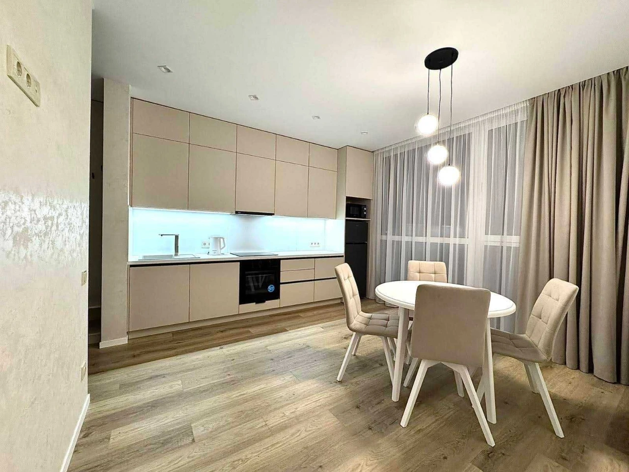 Продаж 1-кв, 40 м², м. Свалява, ЖК "Набережний квартал"