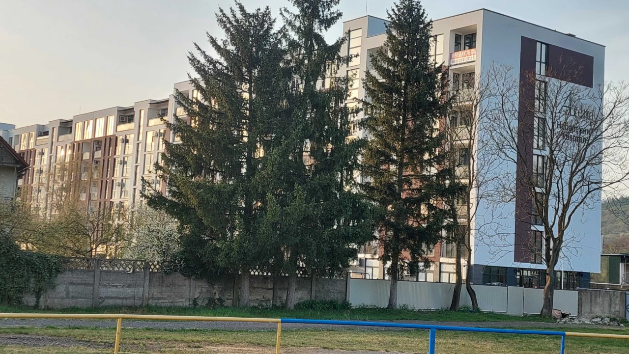 Продаж 1-кв, 40 м², м. Свалява, ЖК "Набережний квартал"