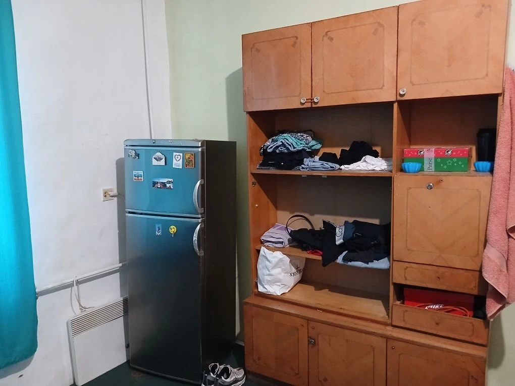 Ціну знижено . Продамо квартиру у одноєтажному богатоквартир
