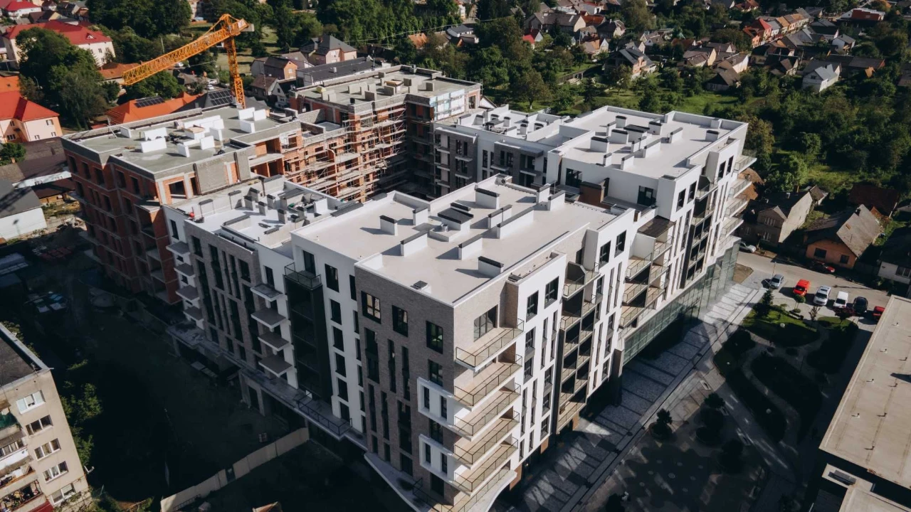 Продаж введеної в експлуатацію квартири з терасою та чудовим
