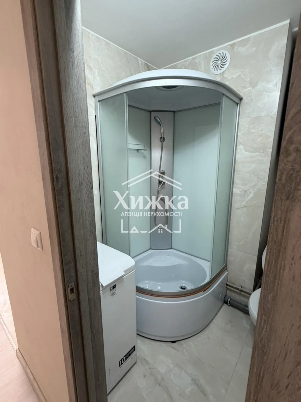 Продається 1 кімнатна квартира у смт. Буштино