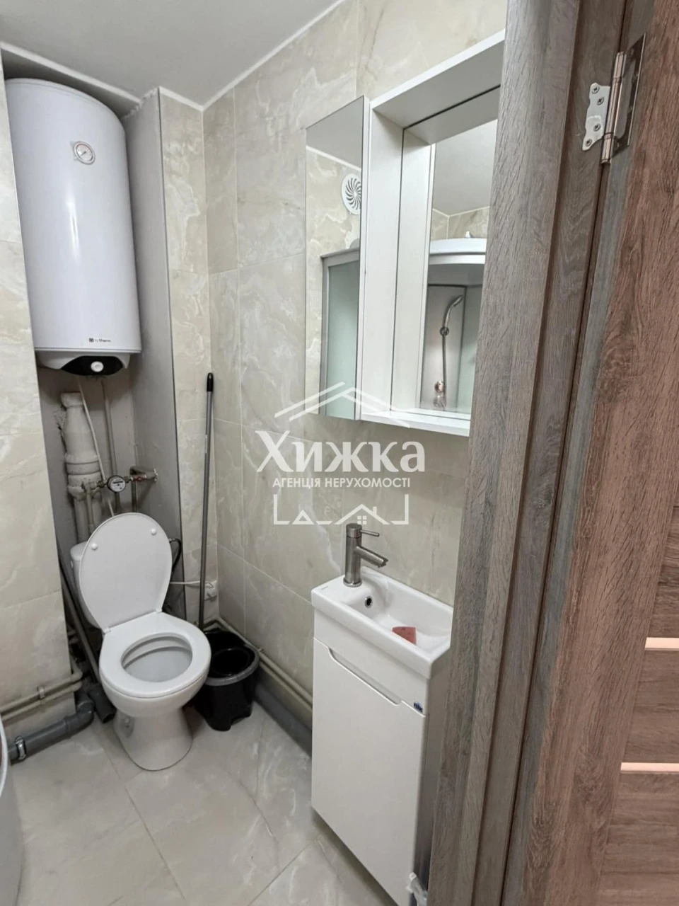 Продається 1 кімнатна квартира у смт. Буштино