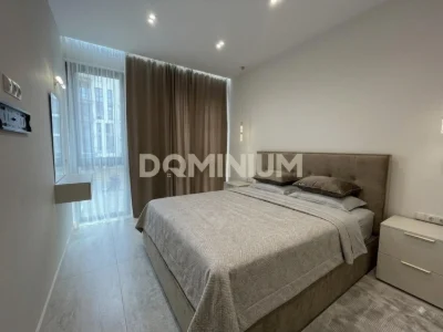 Spacious, modern apartment in the Sky Ci complex for sale