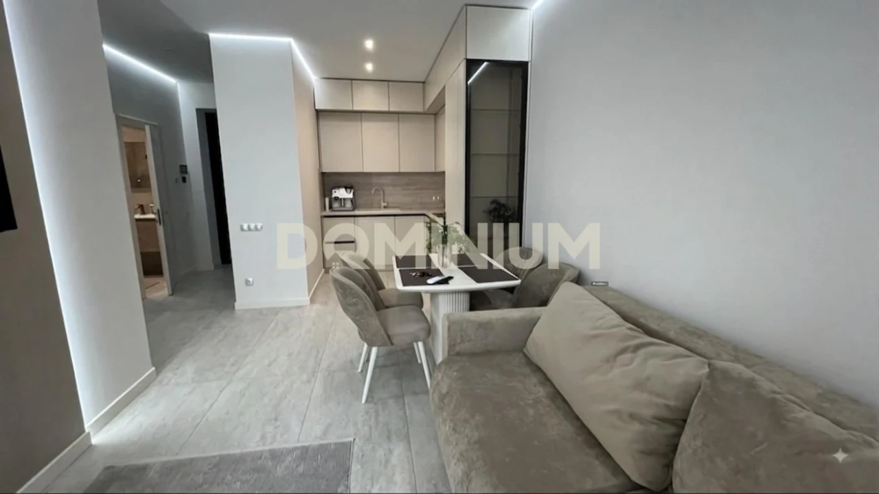 Spacious, modern apartment in the Sky Ci complex for sale