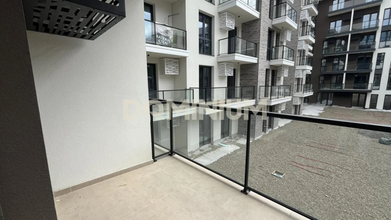 Spacious, modern apartment in the Sky Ci complex for sale