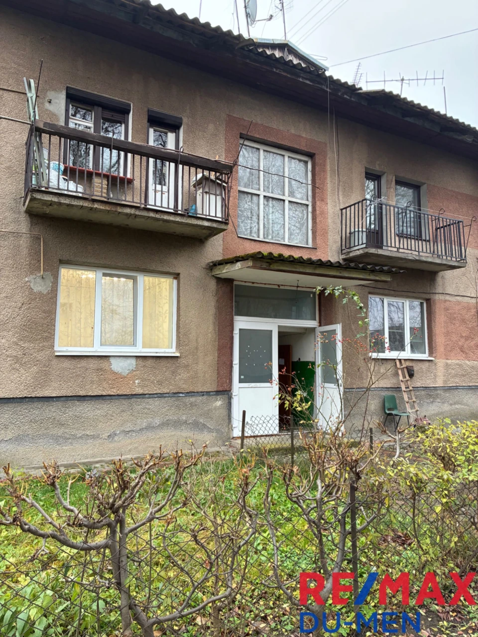 Продається простора 3-кімнатна квартира в місті Тячів