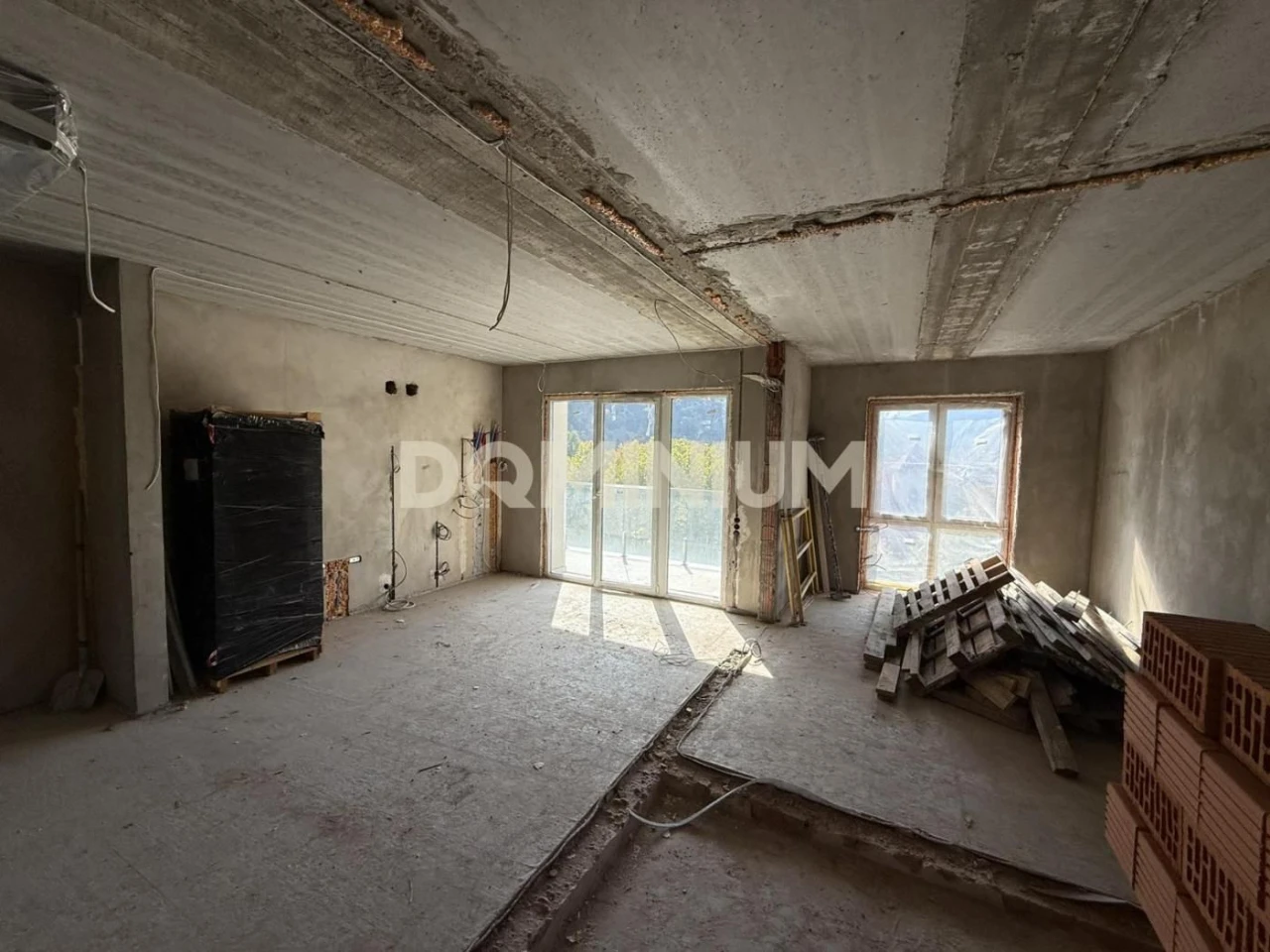 Penthouse for sale in a new building in the city of Uzhok