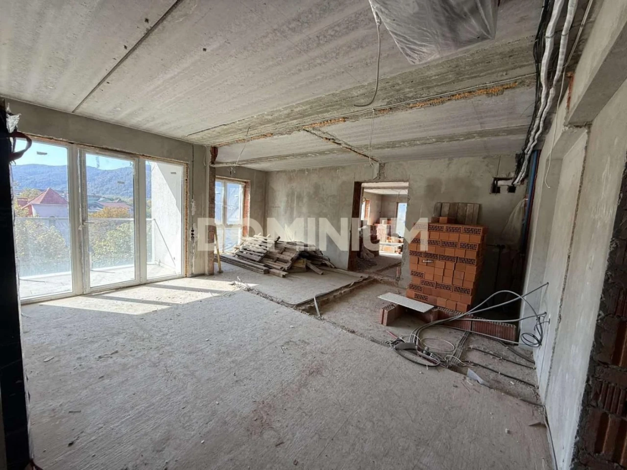 Penthouse for sale in a new building in the city of Uzhok