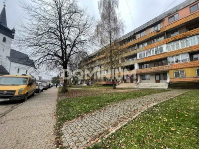 Apartment for sale in the city of Khust, possible transfer of ownership under a co-ownership