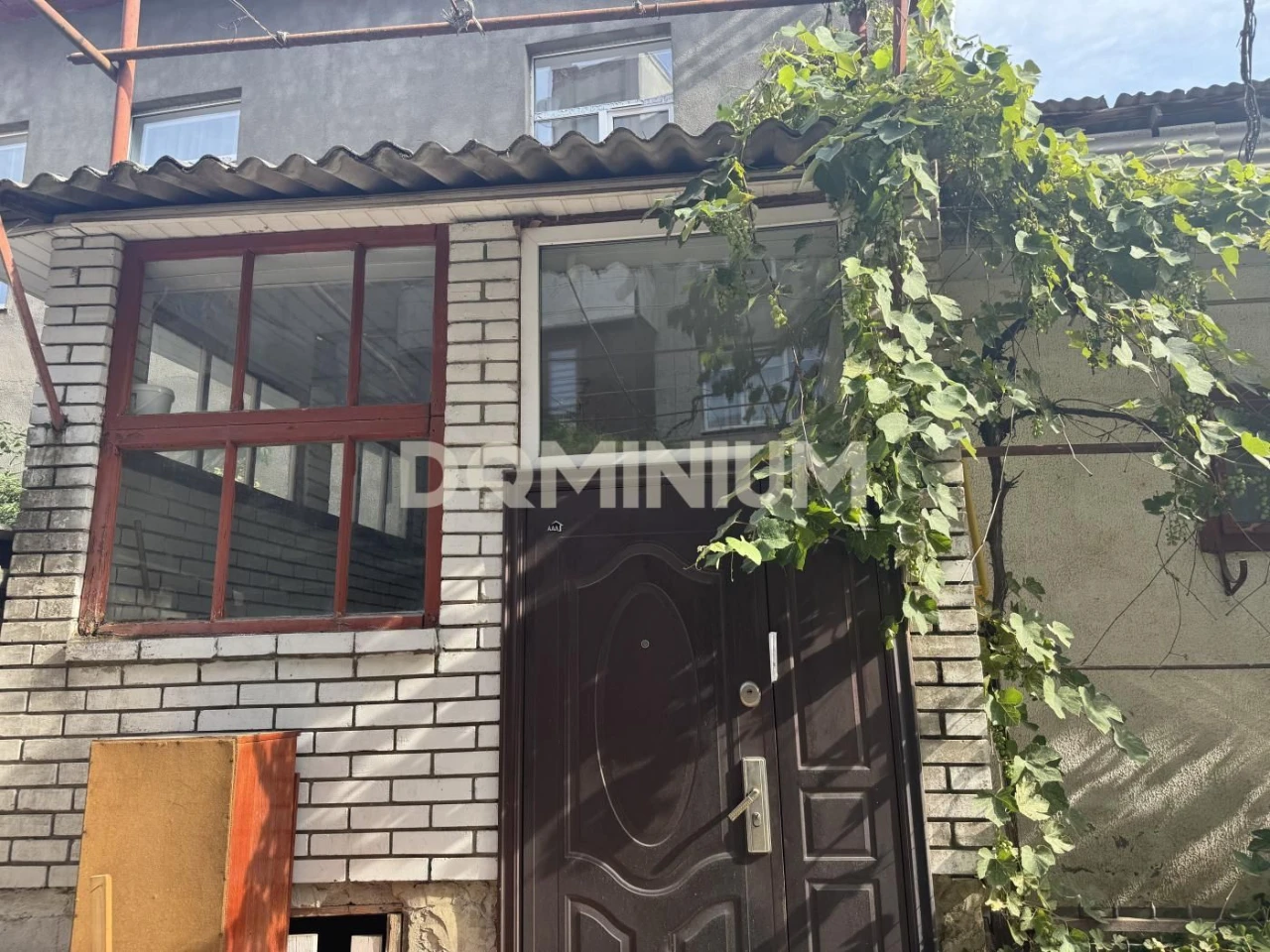 Хуст . Напівособняк . Продаж. Ценрт.