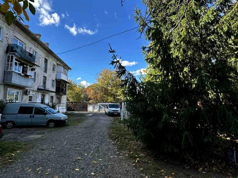 Квартира. Чоп, Молодіжна