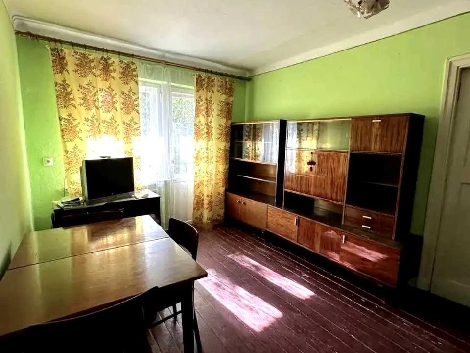 Квартира. Чоп, Молодіжна