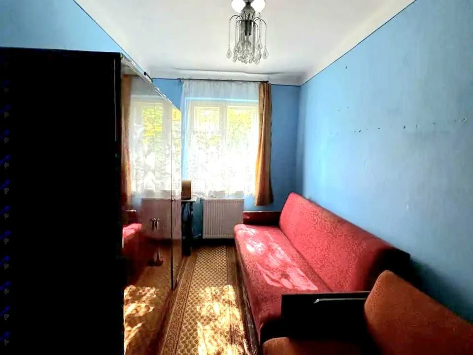 Квартира. Чоп, Молодіжна