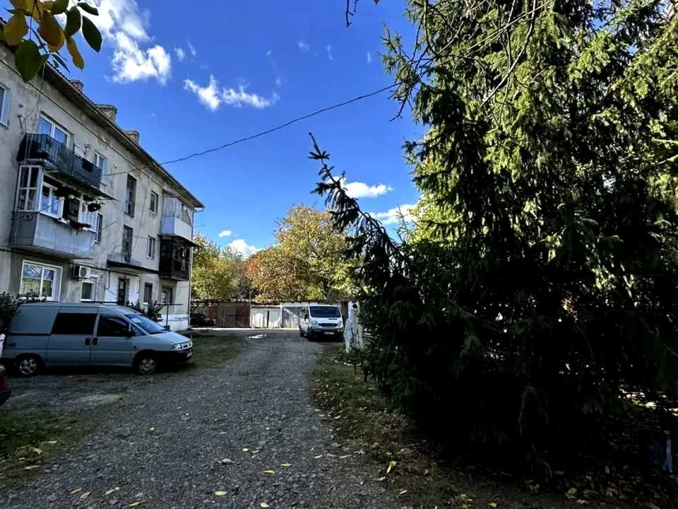 Квартира. Чоп, Молодіжна