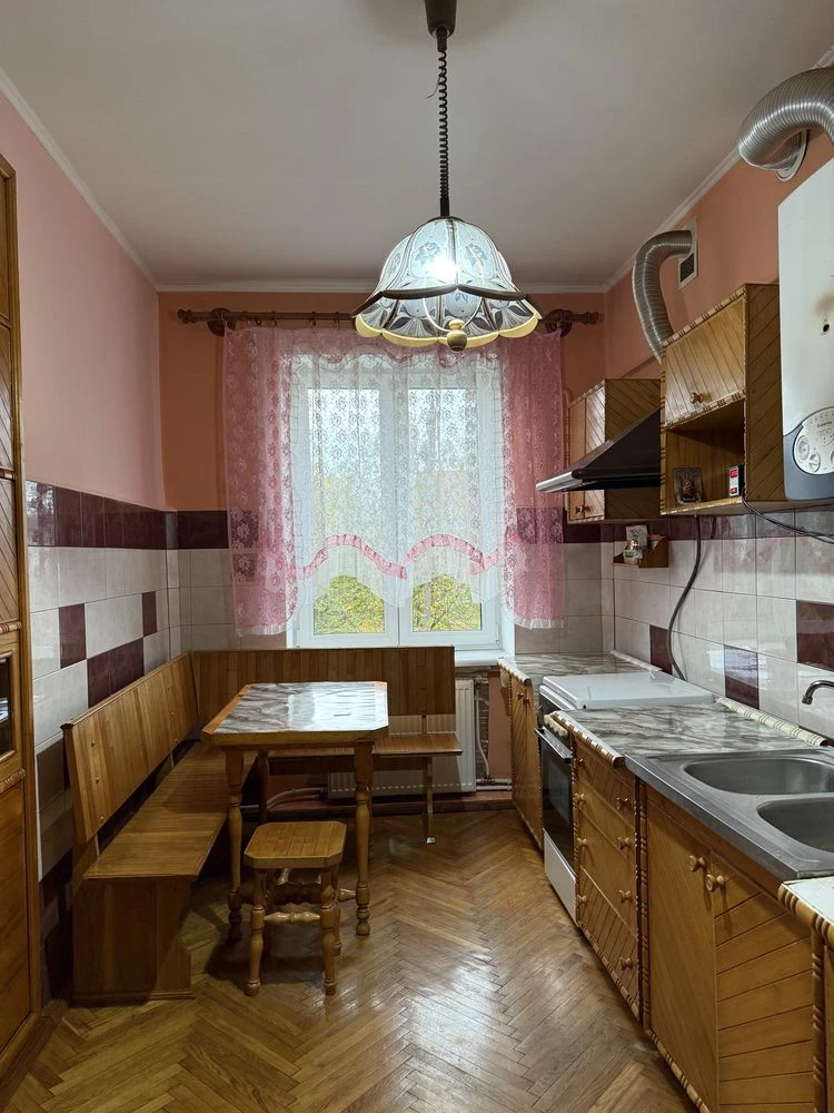 For Sale: Cozy 3-bedroom apartment in the center of Chop, can be financed